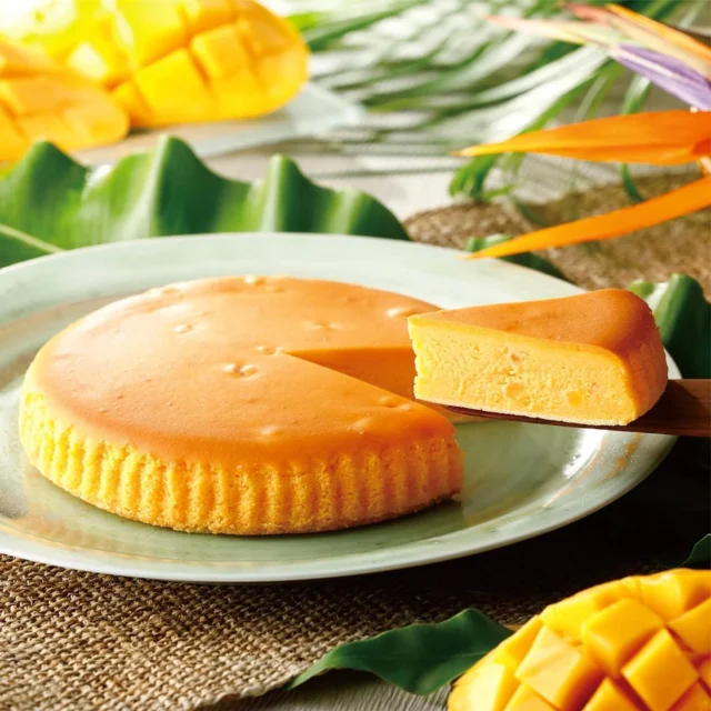 ＼🥭まるで完熟マンゴーなチーズケーキ🥭／

みなさんこんにちは
ニコニコマルシェの橋本です

季節限定の御用邸チーズケーキに『マンゴーチーズケーキ』が完全新作として登場しました!✨

マルシェでも本日から販売しております☺️

まるで完熟のマンゴーを食べているかのような濃厚な味わいが楽しめる、夏限定のベイクドチーズケーキです🧀

冷蔵庫で冷やすと爽やかさが一層際立つのでオススメですよ👍

夏の贈り物としてもぜひご利用ください♩

┈┈┈┈┈┈┈┈┈┈

▫【季節限定】御用邸マンゴーチーズケーキ
￥1,880(税込)

┈┈┈┈┈┈┈┈┈┈
#道の駅日光 #ニコニコ本陣 #道の駅 #栃木旅行 #日光 #日光旅行 #鬼怒川温泉 #御用邸チーズケーキ #チーズガーデン